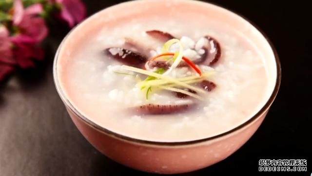 海參還能這樣吃：詳細(xì)泡發(fā)方法和做法步驟，滋補(bǔ)養(yǎng)顏，強(qiáng)身抗衰老