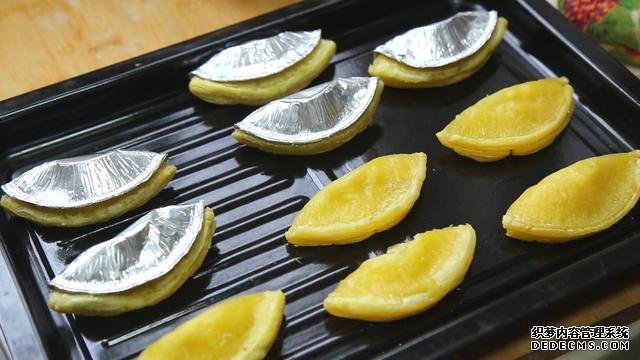 懶人烘焙榴蓮酥，外焦里嫩，香味濃郁，外皮酥脆不膩，滿嘴留香