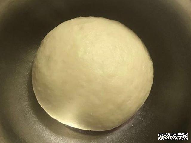 在家自制菠蘿包，外酥里軟，香甜細(xì)膩，比面包店的還好吃