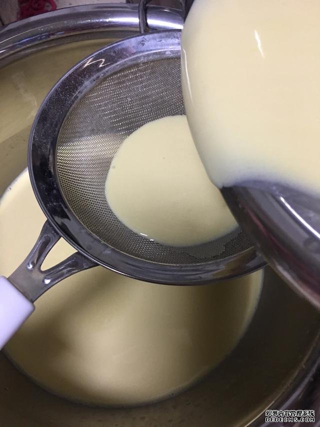 清爽的芒果千層蛋糕，吃了還想吃，再也不用買，一個平底鍋搞定。