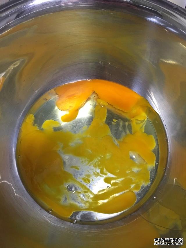 清爽的芒果千層蛋糕，吃了還想吃，再也不用買，一個平底鍋搞定。