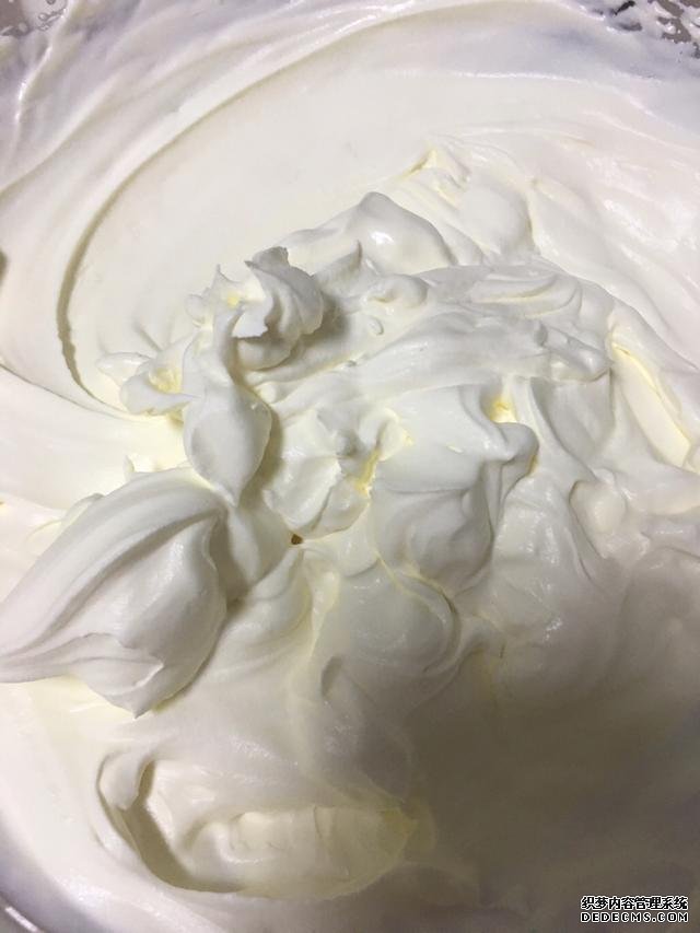 清爽的芒果千層蛋糕，吃了還想吃，再也不用買，一個平底鍋搞定。