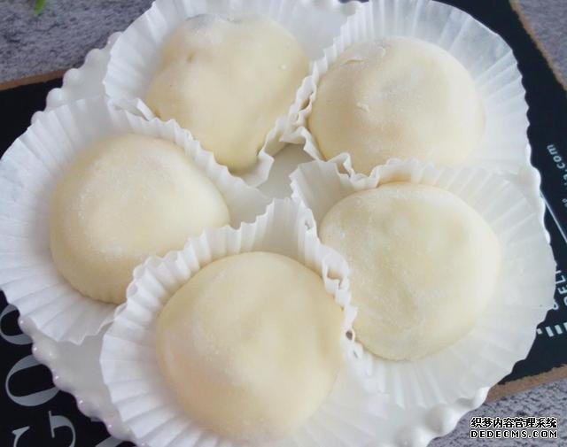宅在家里做甜品雪媚娘，軟軟糯糯，入口即化，做法超簡(jiǎn)單，零失敗