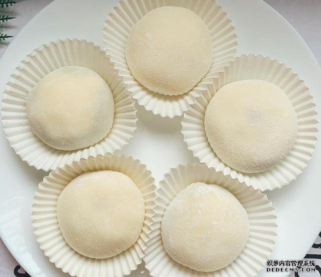 宅在家里做甜品雪媚娘，軟軟糯糯，入口即化，做法超簡(jiǎn)單，零失敗