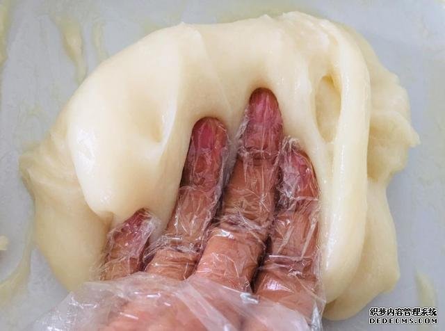 宅在家里做甜品雪媚娘，軟軟糯糯，入口即化，做法超簡(jiǎn)單，零失敗