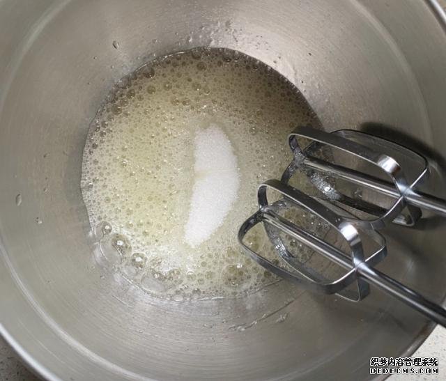 全蛋白舒芙蕾，低糖無油，超輕盈的口感，好吃到爆