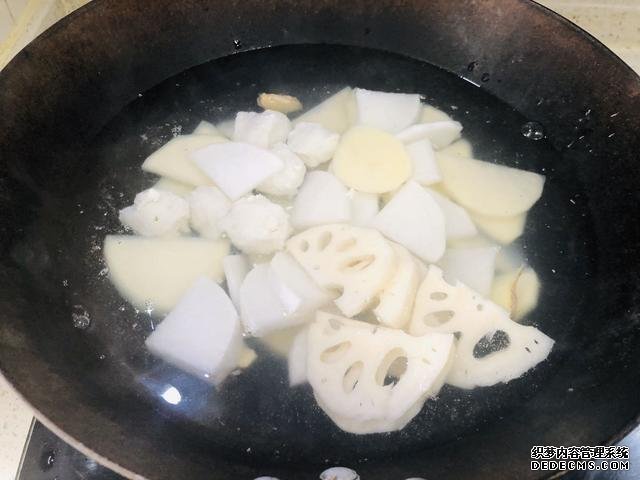 天熱沒(méi)食欲，我家就來(lái)一碗這個(gè)開(kāi)胃菜，快速上桌，麻辣鮮香特過(guò)癮