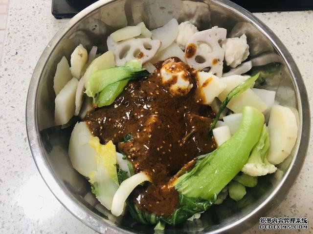 天熱沒(méi)食欲，我家就來(lái)一碗這個(gè)開(kāi)胃菜，快速上桌，麻辣鮮香特過(guò)癮