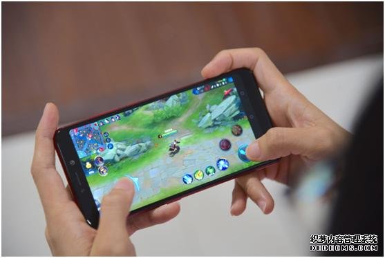 聯(lián)合天貓平臺發(fā)售，OPPO R11s成雙十一換機新選擇