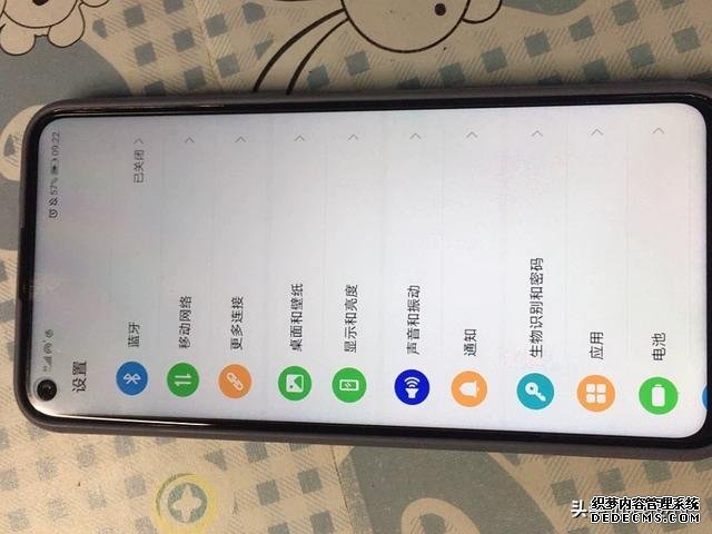 華為4G旗艦機(jī)加速清倉，8+256GB跌至兩千出多，還有雙光學(xué)防抖