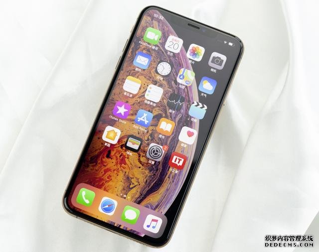 從8699跌至4699，從高端市場跌至中端市場，網(wǎng)友：終于等到了