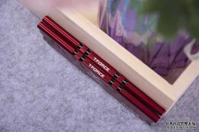 十銓火神32GB×2套裝內(nèi)存評(píng)測(cè)，內(nèi)容創(chuàng)作者福音，大容量才是王道