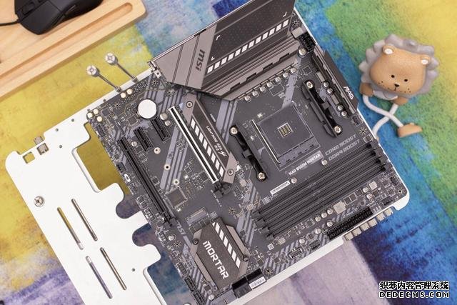 升級PCI-E 4.0，支持雙顯卡，微星B550M迫擊炮開箱