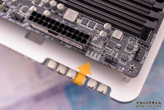 升級PCI-E 4.0，支持雙顯卡，微星B550M迫擊炮開箱