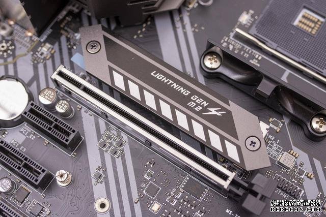 升級PCI-E 4.0，支持雙顯卡，微星B550M迫擊炮開箱
