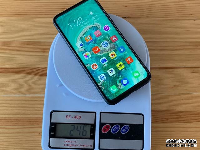 真全面屏、6400四攝、麒麟810，這四部千元機(jī)，一部比一部香